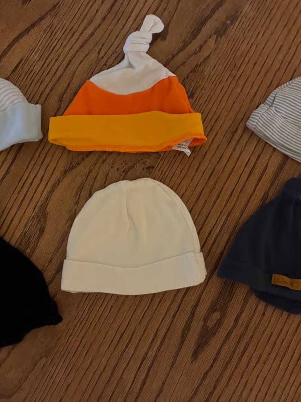 6 newborn beanies 0-6 month bundle, like new